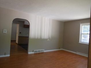 8838 Secor Rd, Lambertville, MI 48144