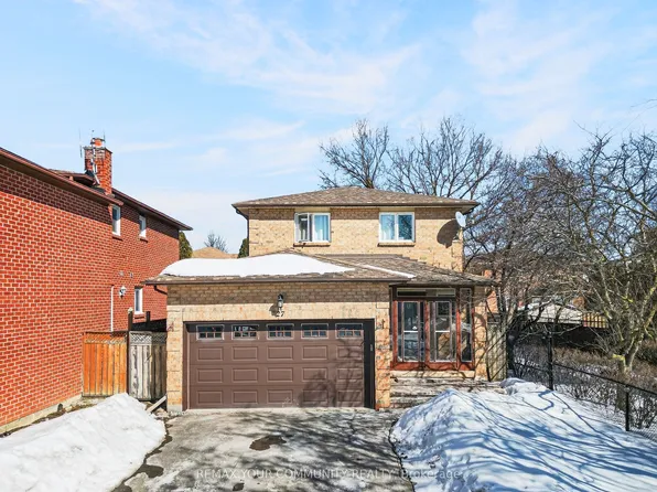 27 Pugsley Ave, Richmond Hill, ON L4C 8V2
