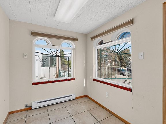 3rd image of 3612 Campus Blvd NE