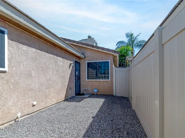 2810 W Devonshire Ave, Hemet, CA 92545