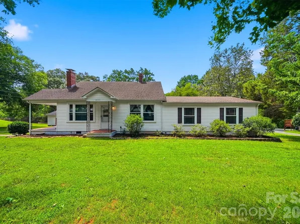 431 W 20th St, Newton, NC 28658
