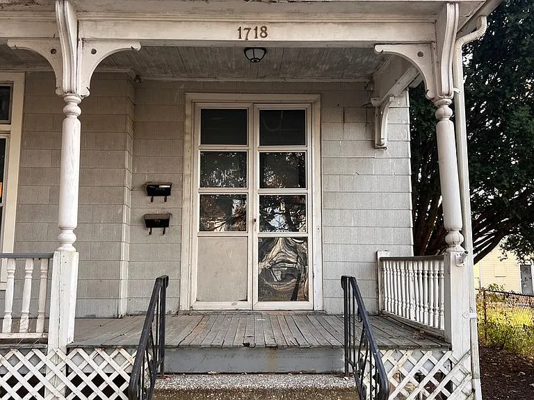 1718 Farnam St — Photo 1