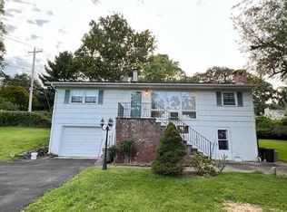 19 Chestnut St, Stony Pt, NY 10980