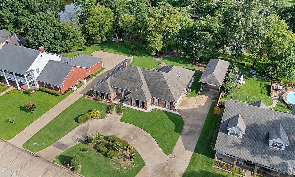 1st image of 5904 Winchester Dr