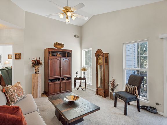5th image of 793 N Shady Oaks Dr