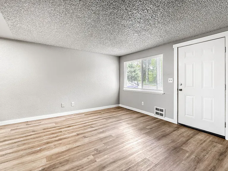 Scenic Hill Apartments — Photo 6