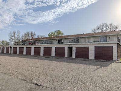 208 5th St NW APT B, Dilworth, MN, 56529