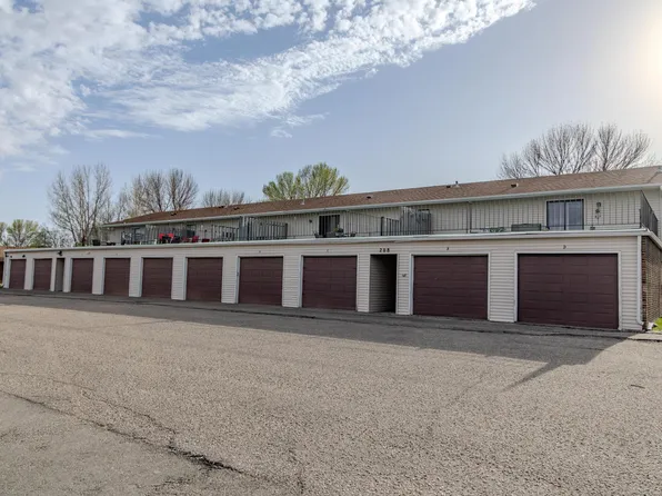 208 5th St NW APT B, Dilworth, MN 56529