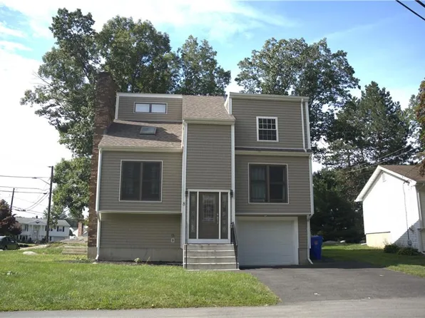 8 Bicentennial Way, North Providence, RI 02911