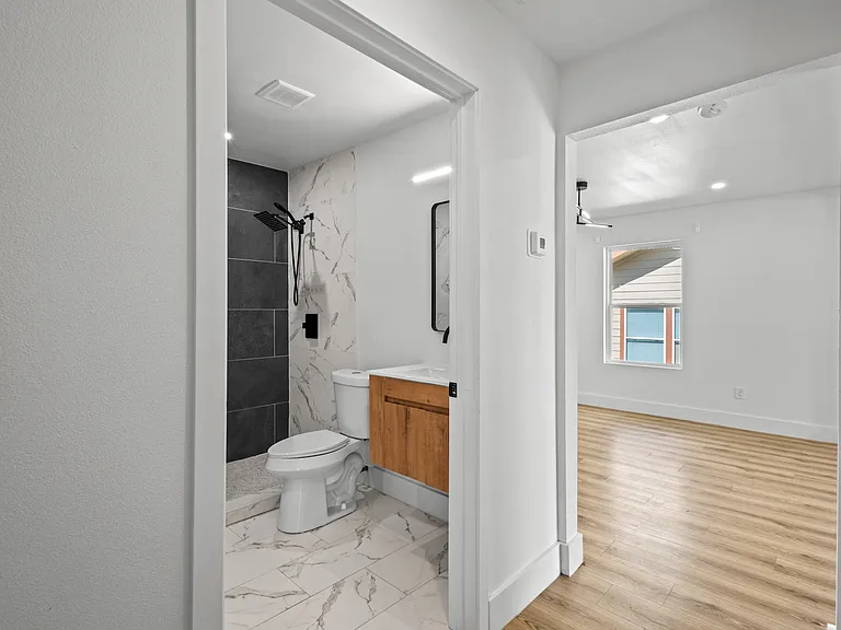 334 Cooper St — Photo 10