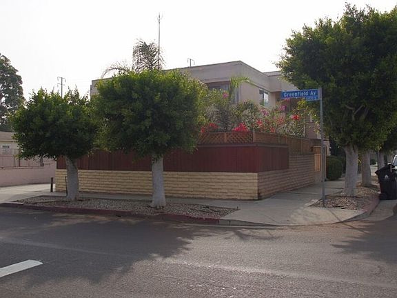 4th image of 3705 Greenfield Ave