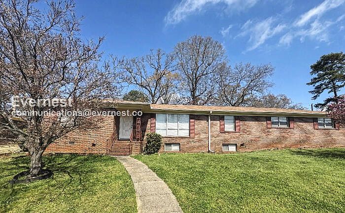 1st image of 400 Glen Crest Dr
