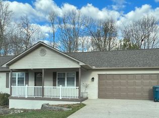 392 Southridge Cir, Crossville, TN 38555
