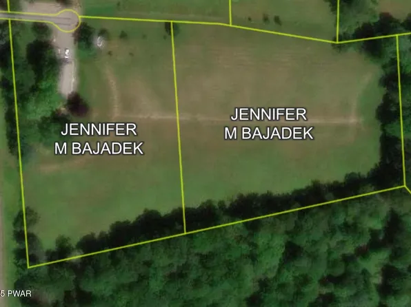 22 Vanishing Pond Rd, Honesdale, PA 18431