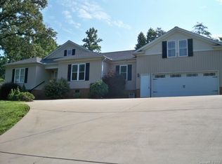 4772 Grassy Creek Rd, Sherrills Ford, NC 28673