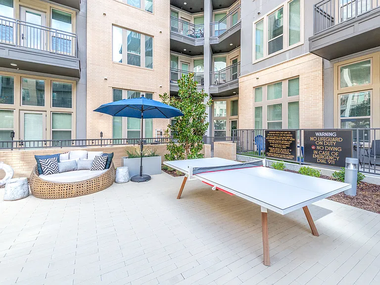 Burnett Lofts — Photo 33