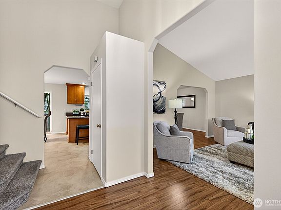 5th image of 618 203rd Street SE