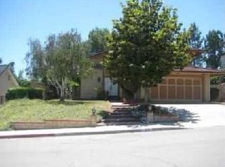 27 Meadow View Dr, Pomona, CA 91766