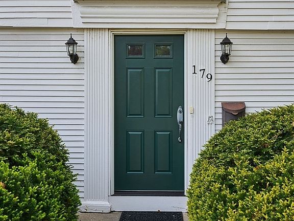 3rd image of 179 South St