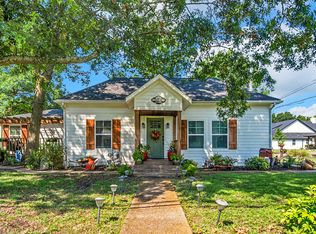 182 Douglas St, Van Alstyne, TX 75495