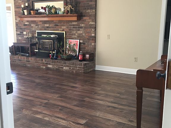 3rd image of 318 Millcreek Dr