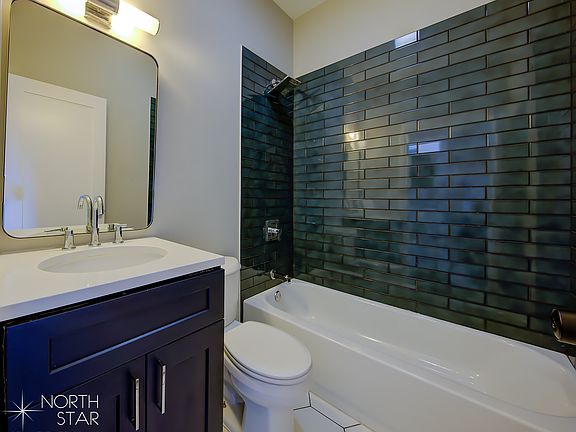 5th image of 1138 W Wellington Ave #Ch1