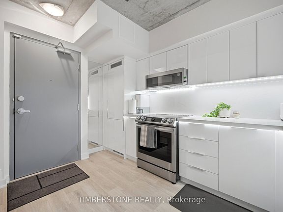 3rd image of 255 Richmond St E #122
