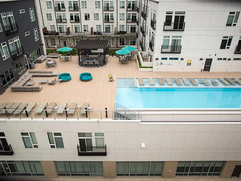 Rooftop Pool & Lounge