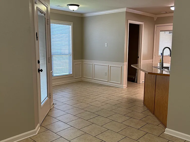 732 Rolling Rock Dr — Photo 4