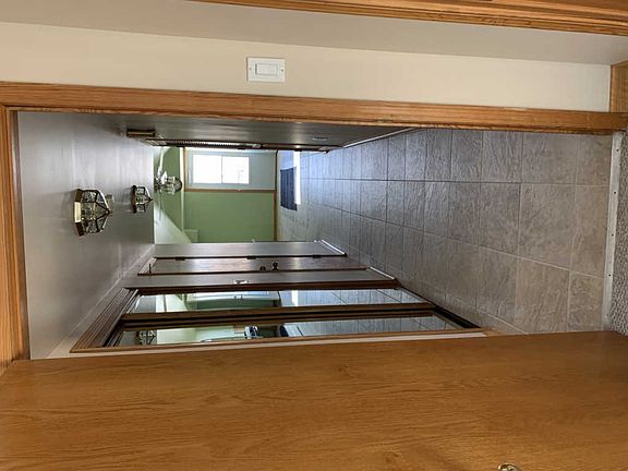 4th image of 5412 S Natoma Ave #0