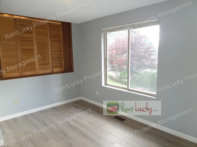 10720 157th Ave NE — Photo 11