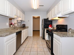 5815 Cove Landing Rd APT 102, Burke, VA 22015