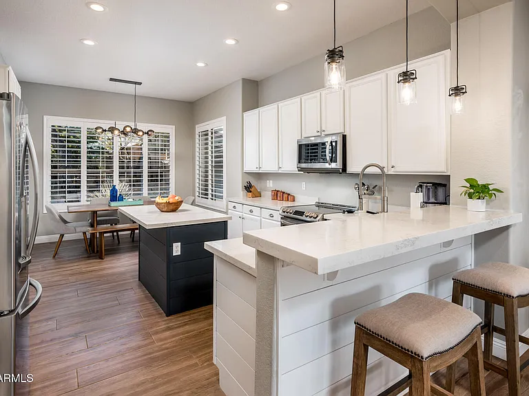 4375 E Lariat Ln — Photo 5