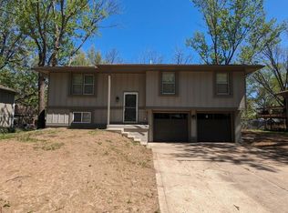 1707 SE Kingsway St, Oak Grove, MO 64075