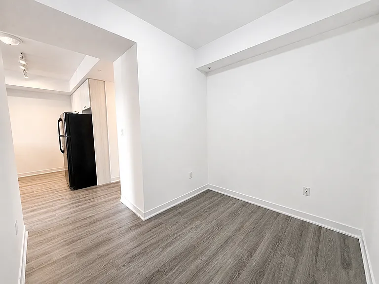 85 Robinson St #906 — Photo 12