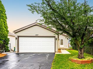 1427 Cherokee Dr, Round Lake Beach, IL 60073