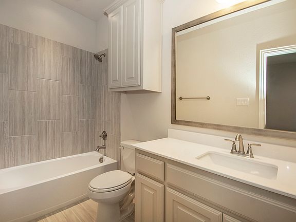 3rd image of 2223 Clairmount Dr