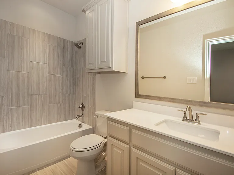 2223 Clairmount Dr — Photo 3