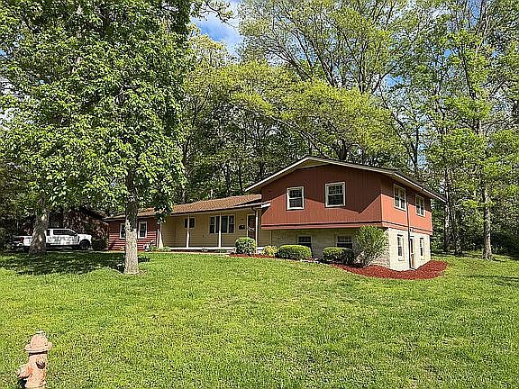 1st image of 3280 E Oakwood Ave