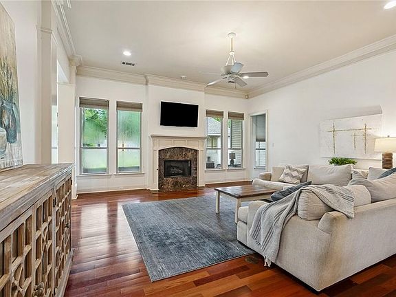 4th image of 52 Walnut Pl