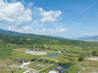 4 Willow Lake Dr, Alpine, WY 83128