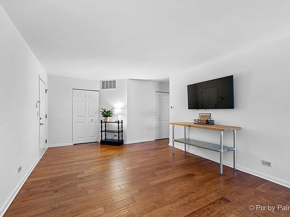 5th image of 1608 Pennsbury Ct #1-A