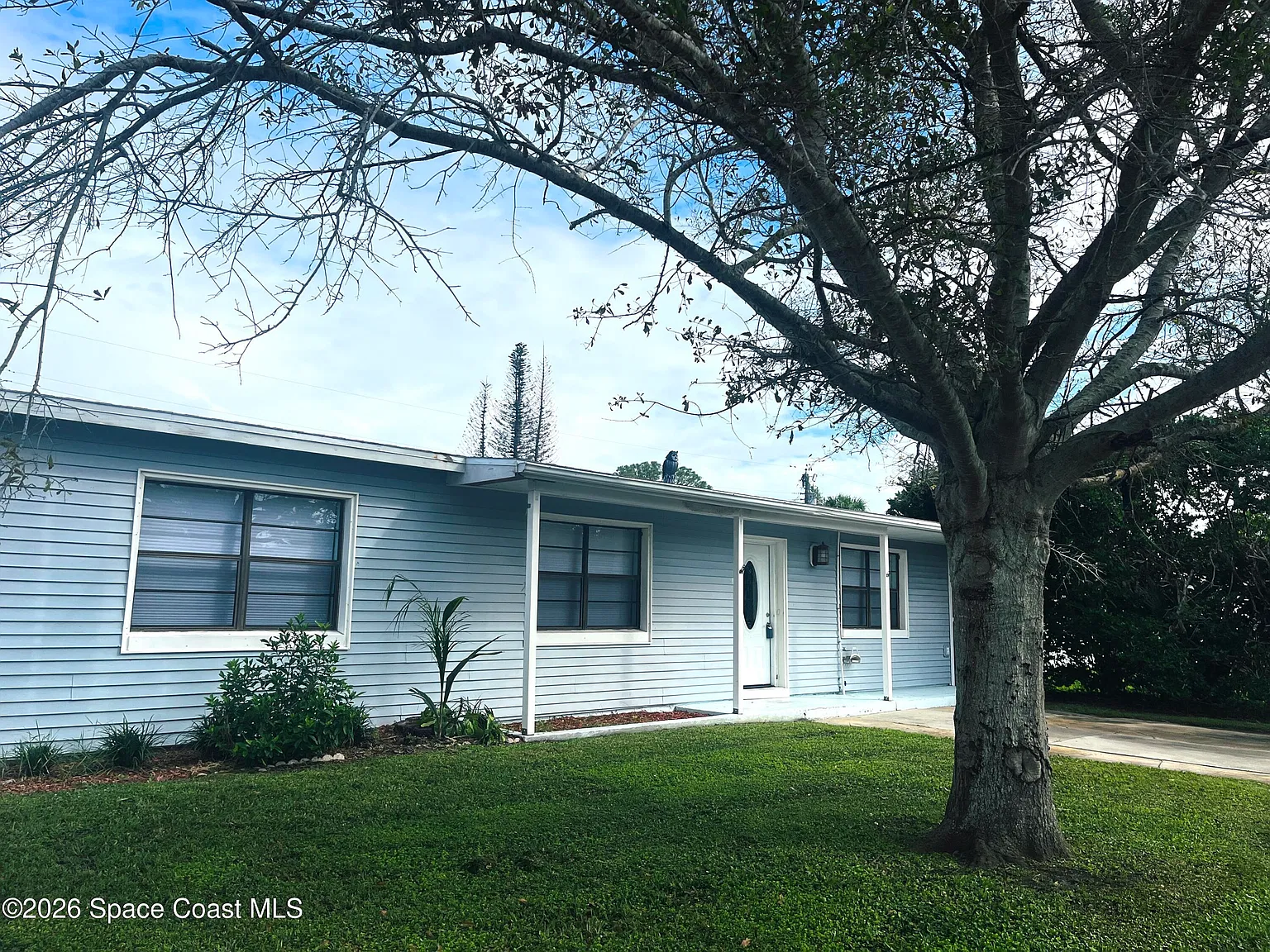 4 bed, 1.0 bath, 1511 sqft, $1,900 — Photo 1