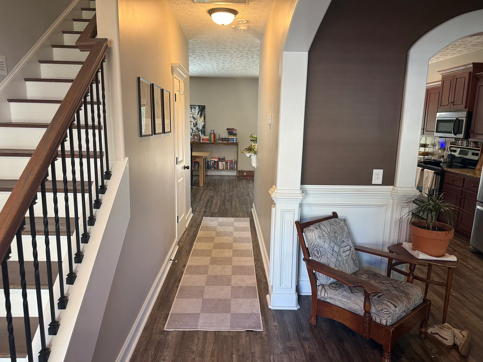 4 bed, 2481 sqft, $2,450 — Photo 2