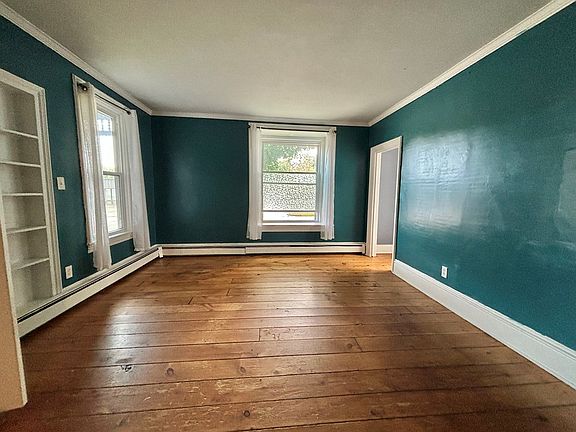 4th image of 108 W Spruce St