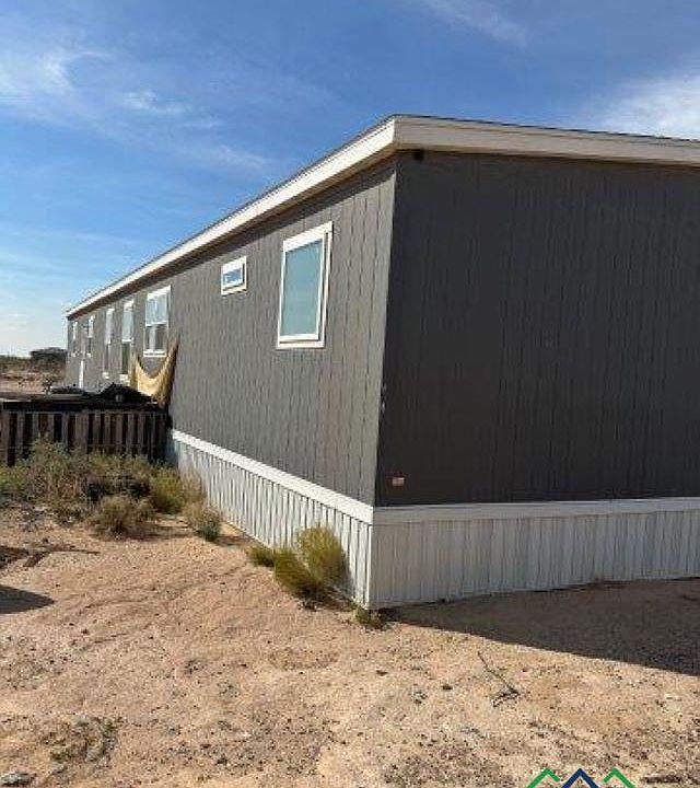 2nd image of 704 2nd St