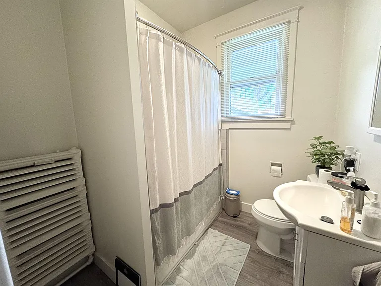 145 W 200 S — Photo 12
