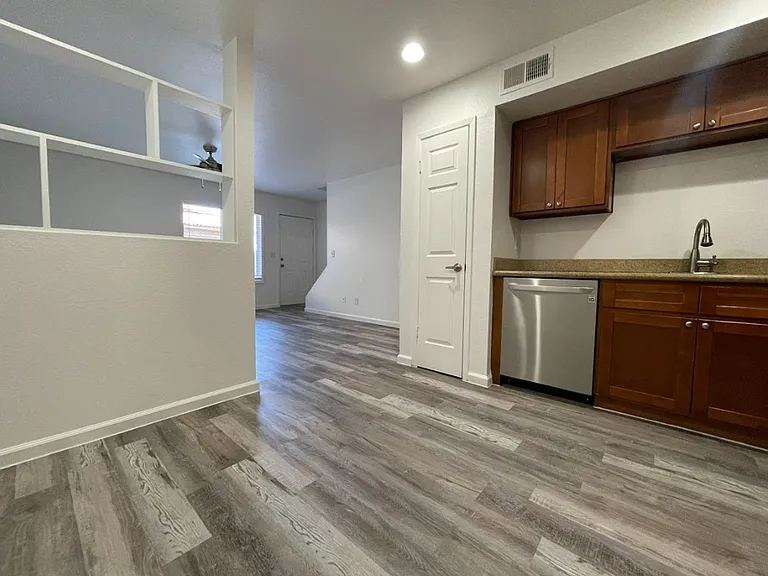 6229 E Greenway St — Photo 5