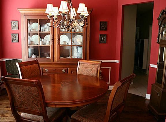 5th image of 2813 Woodway Dr