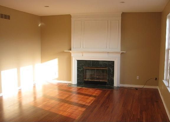 5th image of 9045 Bradway Blvd